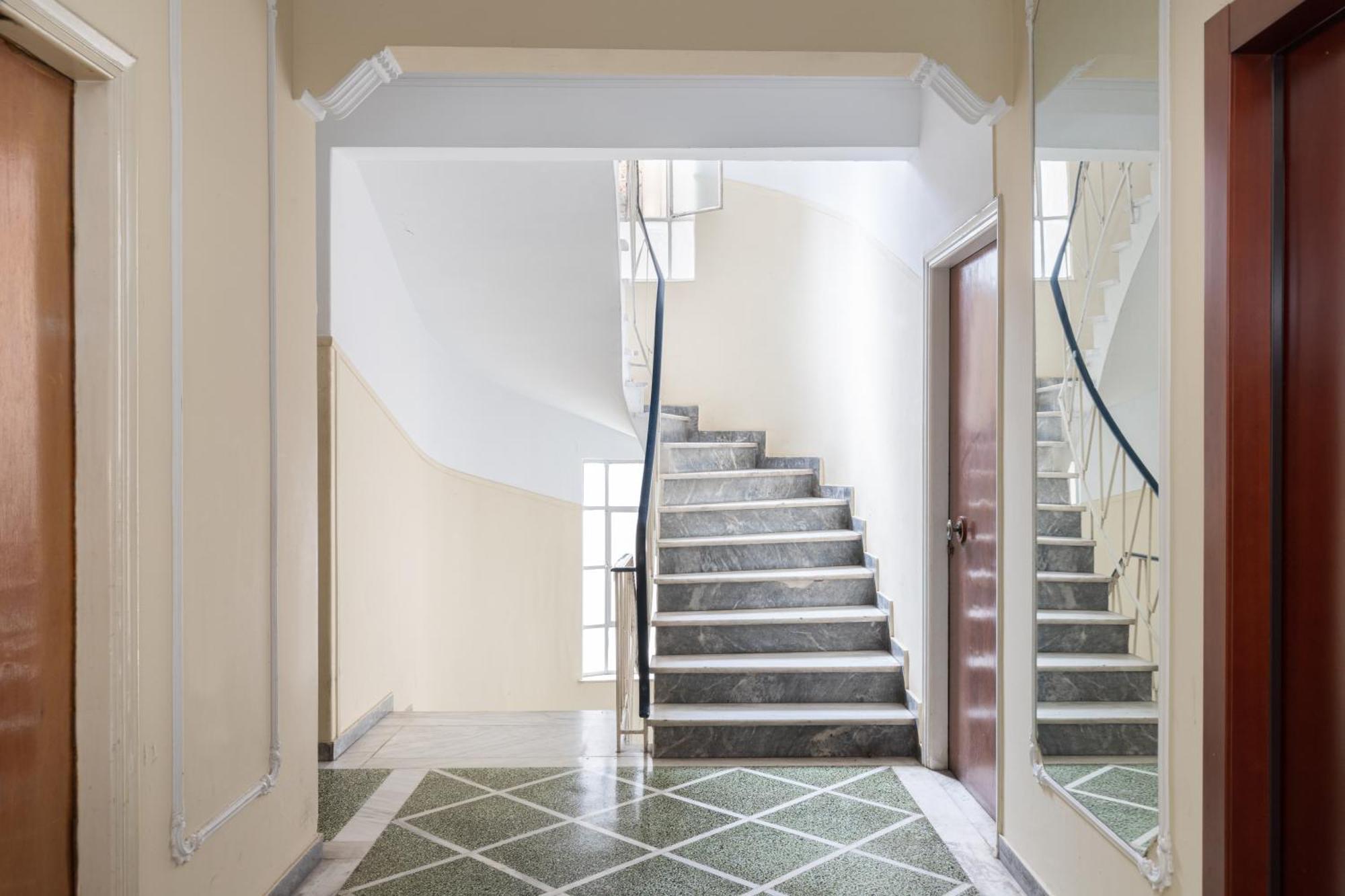 Studio With Sunny Balcony In Exarcheia Appartement Athene Buitenkant foto