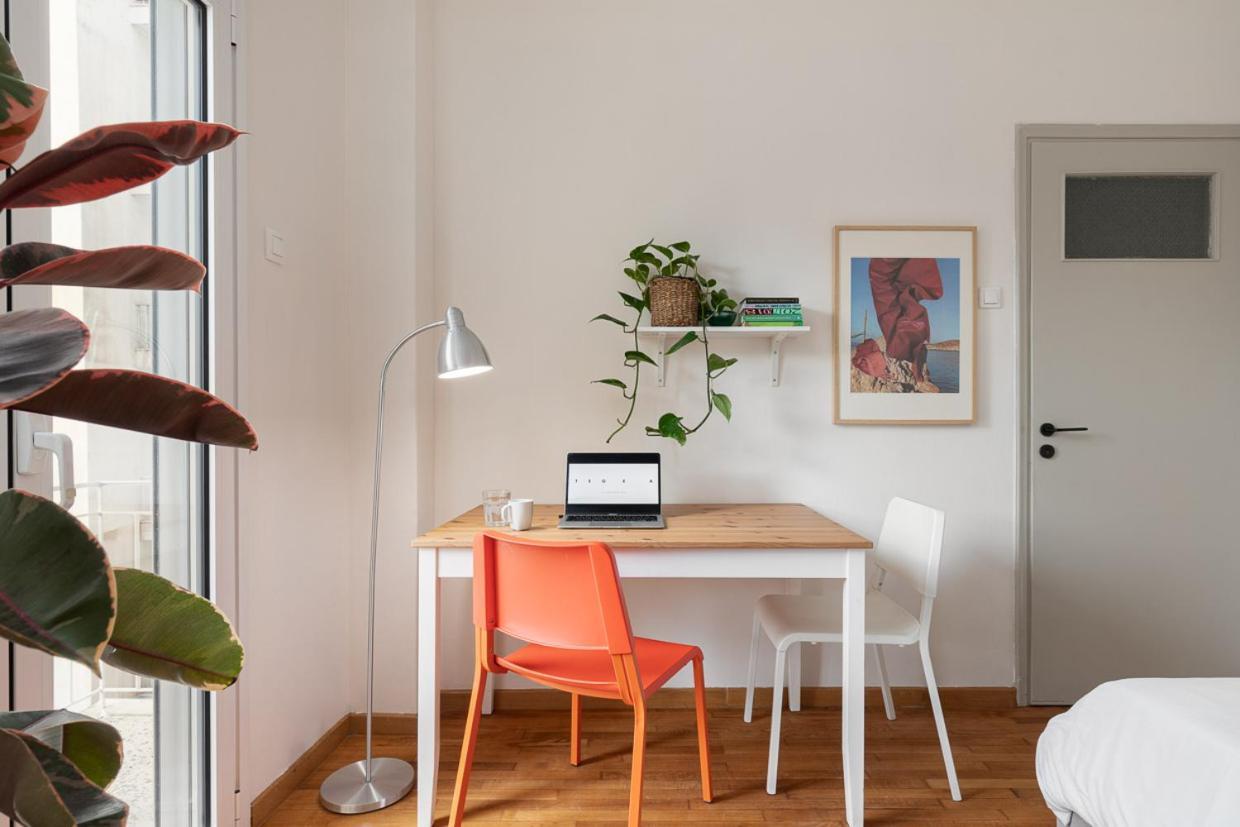 Studio With Sunny Balcony In Exarcheia Appartement Athene Buitenkant foto